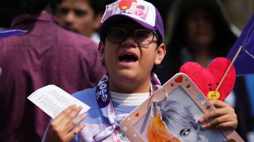 Fans de BTS en Ciudad de México protestan contra los revendedores