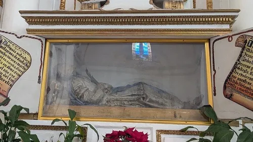 Cuerpo relicario de Santa Columba atrae a fieles en Hidalgo