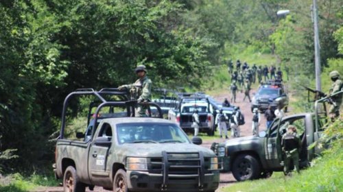 Enfrentamiento entre sicarios y policías en Michoacán
