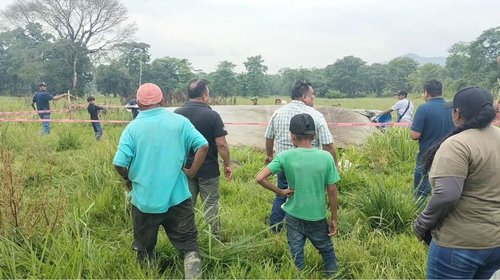Mueren menor y su tío tras ser impactados por un rayo en Veracruz