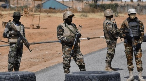 Emboscada a fuerzas de seguridad deja 20 muertos en Nigeria
