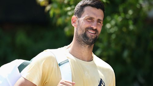 Djokovic iguala récord de Federer en Wimbledon; avanza a octavos