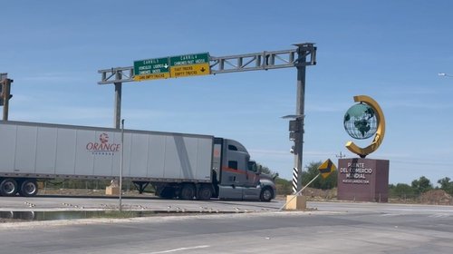 Autoridades federales vigilan Puente Internacional del Comercio