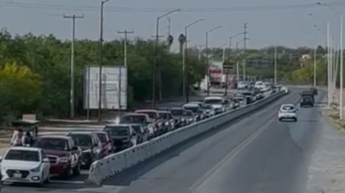 Soportan largas filas en puente internacional Reynosa Hidalgo