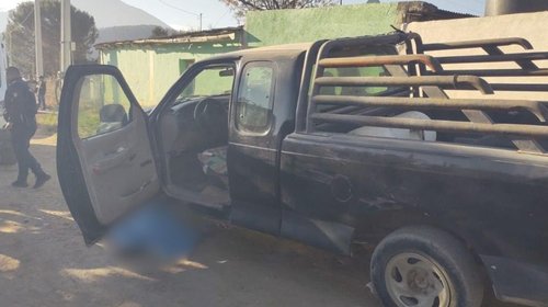 Hombre muere aplastado por su propia camioneta