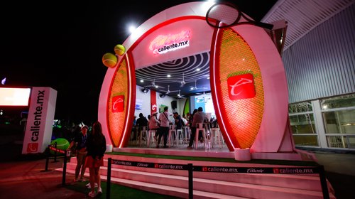 Caliente Enciende la Pasión del tenis en Guadalajara 