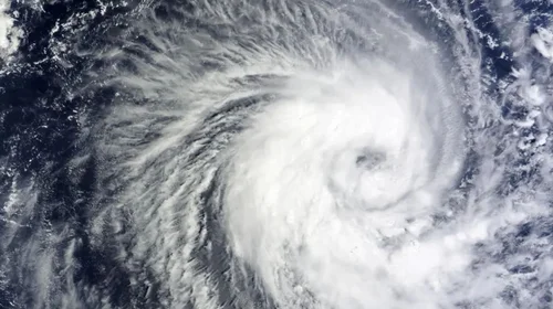 Se intensifica tormenta Erick a huracán categoría 1