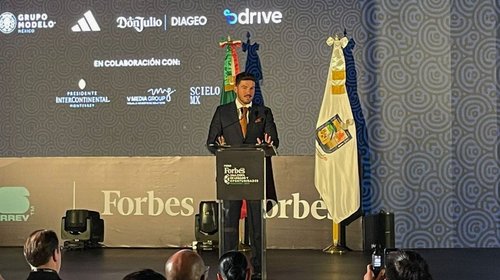 Taxis de plataforma llegarán al aeropuerto: Samuel García