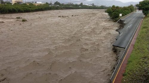‘Desaparecen’ tres carriles exprés de avenida Constitución