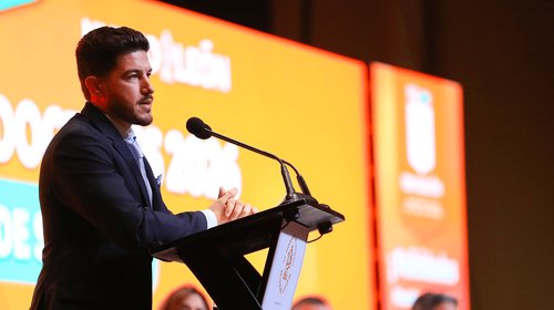 Celebra Nuevo León a maestros del estado en su día
