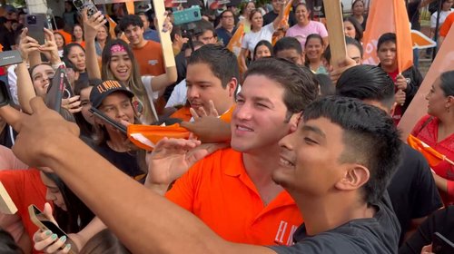 Llega Samuel a Colima; pinta de naranja las calles 