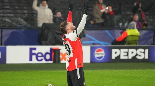 Feyenoord triunfa ante el Bayern con doblete de Santiago Giménez