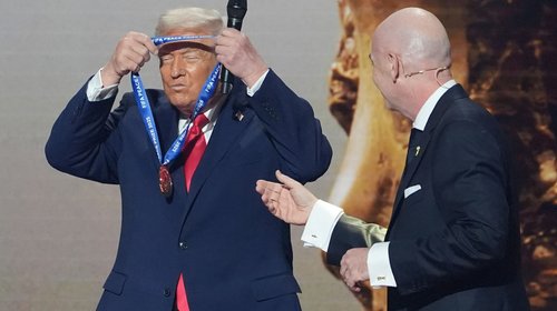 Trump dijo a Infantino que Irán puede viajar a EUA por el Mundial