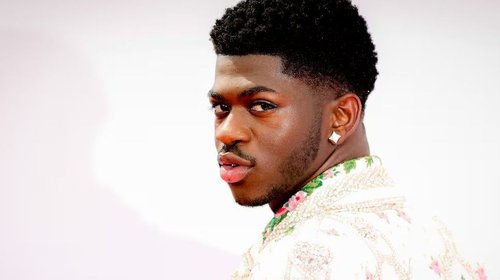  Lil Nas X es hospitalizado y detenido por una sobredosis