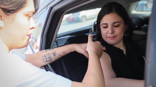 Nuevo León instala módulo de vacunación drive-thru en Monterrey