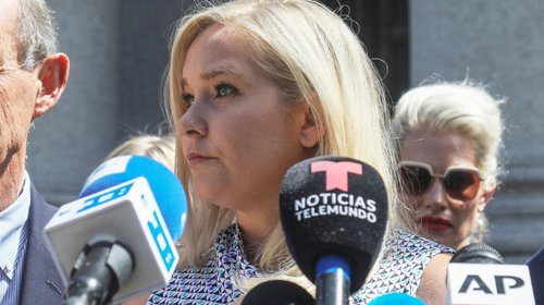 Publicarán memoria póstuma Virginia Roberts; acusó a Epstein
