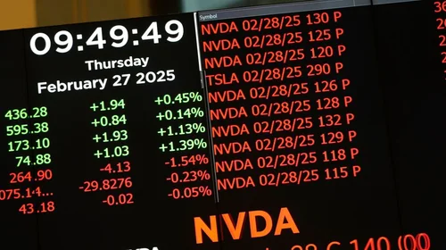 Wall Street abre en rojo tras retraso en salida de OpenAI 
