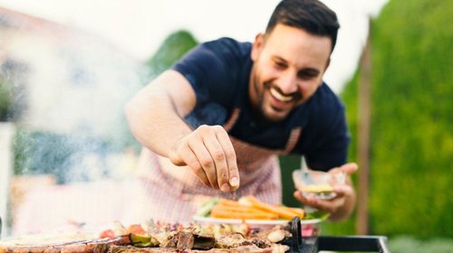 Celebremos con familia y amigos el Día del Parrillero