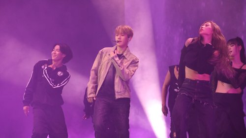Regios disfrutan de K-pop en la Arena Monterrey