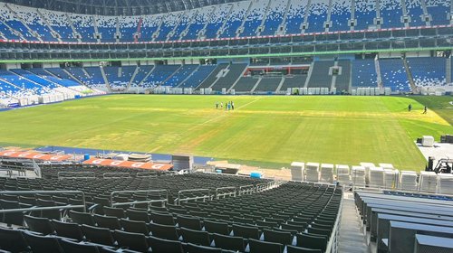 Posponen Rayados vs Santos por mal estado de cancha del BBVA
