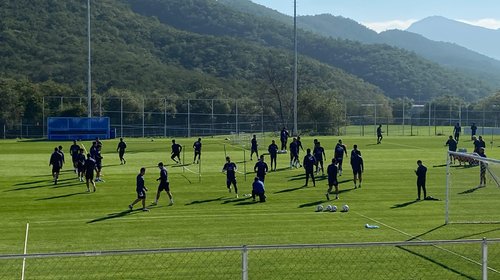 Entrena Rayados en El Barrial bajo incertidumbre de varios