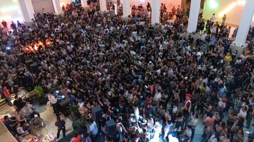 ¡La última y se van! Disfrutan miles de concierto con Gil Cerezo