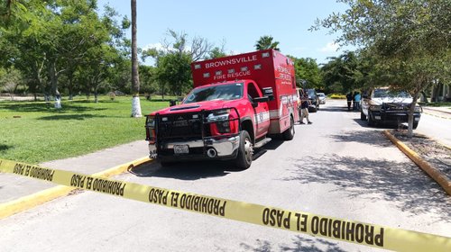 Paciente roba una ambulancia en Texas y choca en aduana