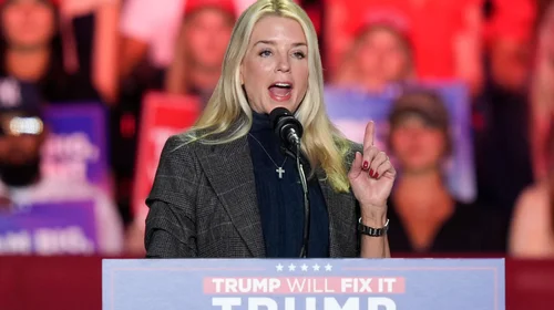 Trump elige a su aliada Pam Bondi para fiscal general