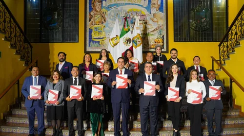 'Chema' Morales entrega su Tercer Informe al Cabildo