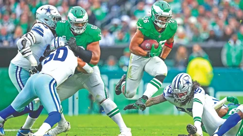 Los Eagles apalean y emprenden vuelo a los playoffs