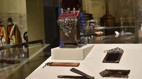 Exhiben estuche que pudo ser de Miguel Hidalgo