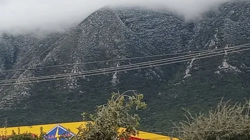Se 'pinta' de blanco: cae aguanieve en la urbe regia