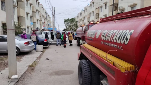 Adultos mayores en riesgo por incendio de tanque con gas