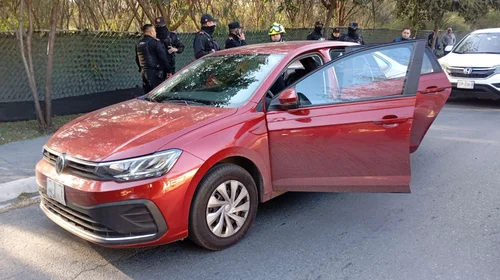 Detienen a dos por intento de robo a taxista de app en Monterrey