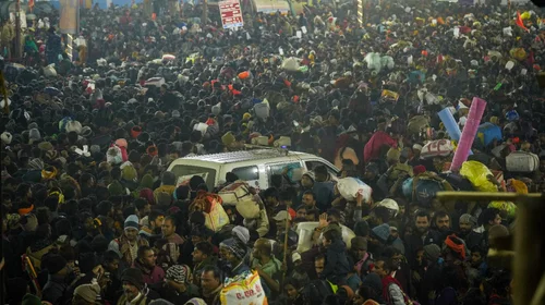 Estampida en festejo religioso en India deja al menos 15 muertos