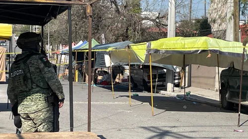 Asesinan a hombre y hieren a mujer en mercado del Topo Chico