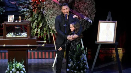 Despiden a Daniel Bisogno entre lágrimas y aplausos