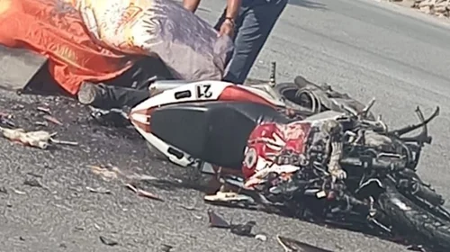 Muere motociclista tras choque contra camioneta en Escobedo