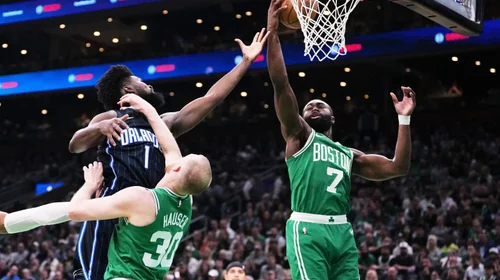 Boston y Cleveland toman ventaja de 2-0 en Playoffs de NBA