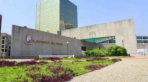 Conmemoran 40 aniversario de la sede del Poder Legislativo