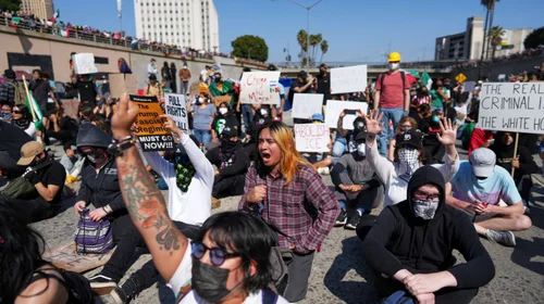 Declaran toque de queda en Los Ángeles por protestas