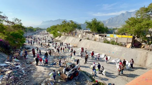 Recogen 65 toneladas de basura en limpieza en el Arroyo el Obispo