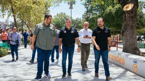 Renueva Guadalupe su plaza principal con 51 árboles