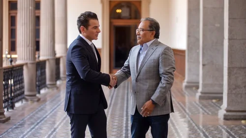 Fortalece Miguel Flores el diálogo con alcaldes