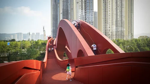 Puentes que transforman paisajes con sus innovadores diseños