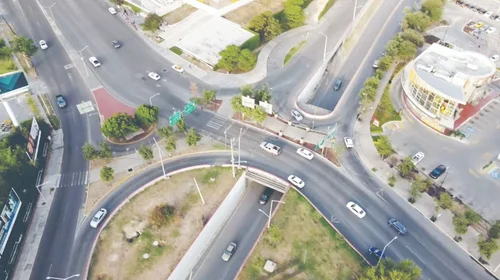 Mejorando transporte escolar, se irían 70,000 carros del tráfico