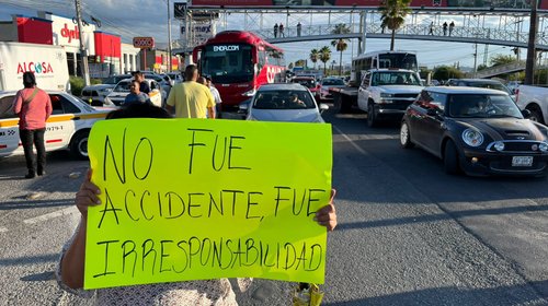 Familiares de personas presuntamente intoxicadas toman Carranza