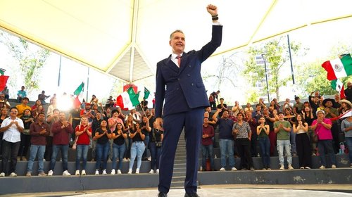 Presenta Waldo Fernández su primer informe de trabajo