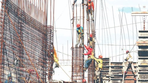 Le ‘pega’ la incertidumbre al sector de la construcción