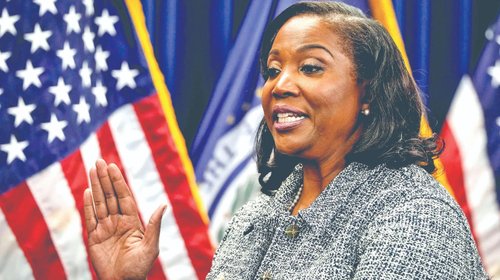 Jueza frena intento de Trump de despedir a Lisa Cook de la Fed